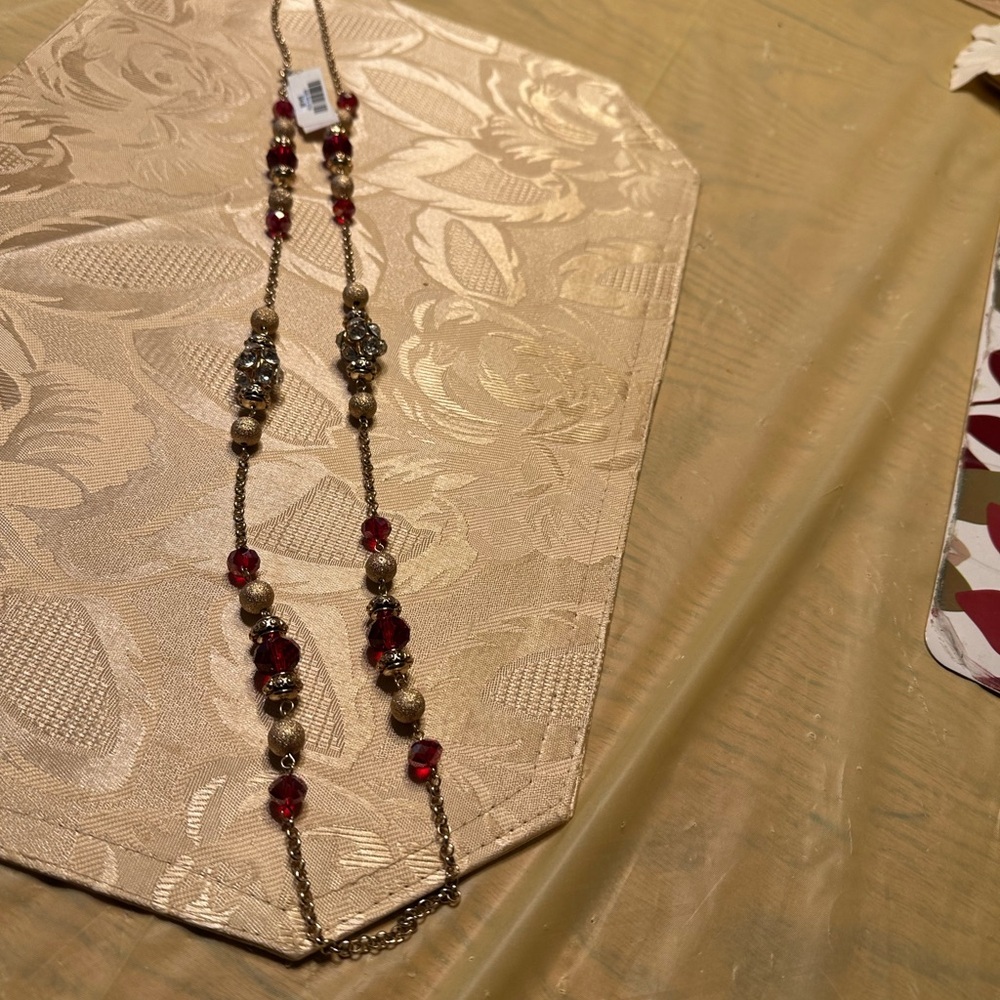 Elegant Red and Gold Beaded Necklace - Picture 4 of 5